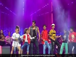 Children's Day 2019: Salman Khan Danced To <i>Slow Motion</i> With Kids Children's Day 2019: Salman Khan Danced To <i>Slow Motion</i> With Kids