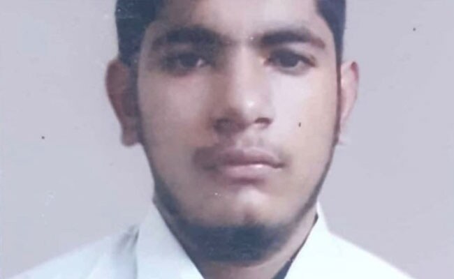 दिल्ली के गोविंदपुरी इलाके में सड़क हादसे में छात्र की मौत दिल्ली के गोविंदपुरी इलाके में सड़क हादसे में छात्र की मौत