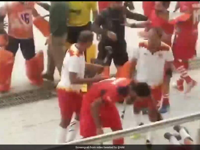 Nehru Cup Finals: Brawl Breaks Out Between Teams During Hockey Match. Watch Nehru Cup Finals: Brawl Breaks Out Between Teams During Hockey Match. Watch