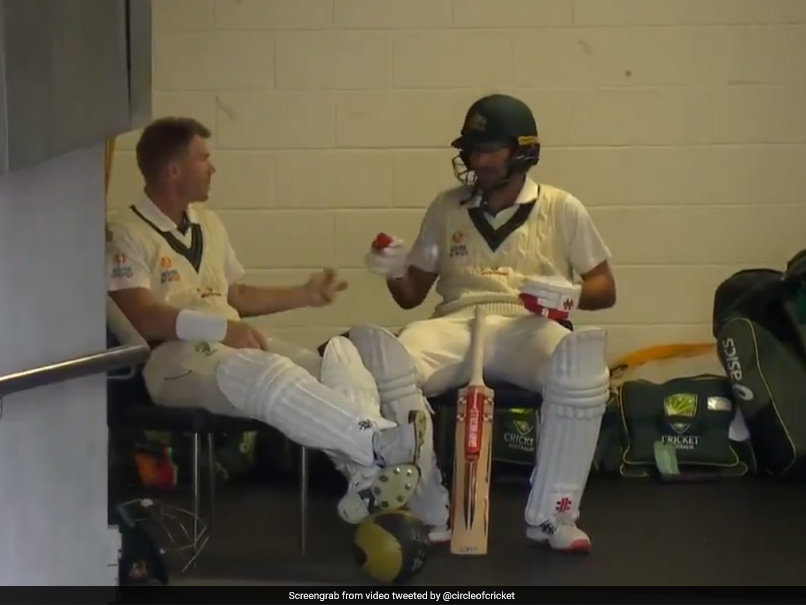 AUS vs PAK 2nd Test: ड्रेस‍िंग रूम में 'रॉक-पेपर-स‍िज़र' खेलते द‍िखे डेव‍िड वॉर्नर और जो बर्न्‍स, देखें VIDEO