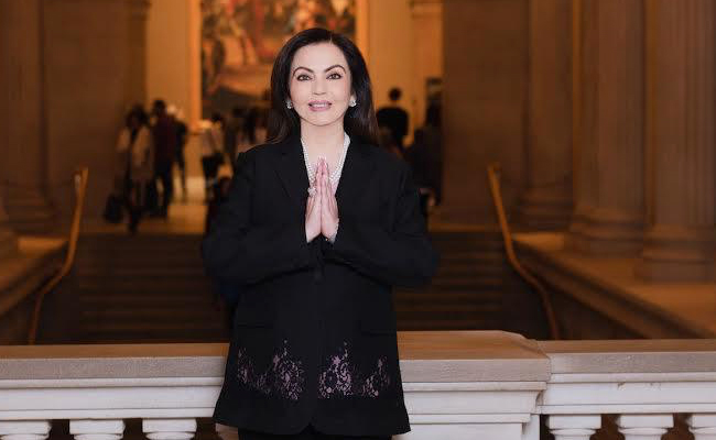 नीता अंबानी को BHU में विज़िटिंग प्रोफेसर बनाने के प्रस्ताव का विरोध : 'पूंजीपति-पत्नी होना महिला सशक्तीकरण नहीं'