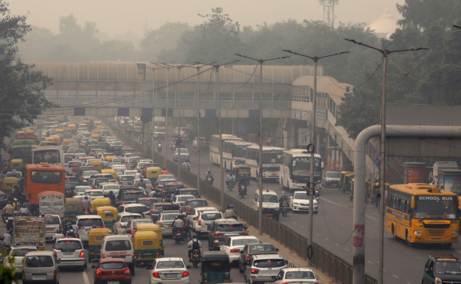 TOP 5 NEWS: भारत-जर्मनी के बीच 11 समझौतों पर हुए हस्ताक्षर, दिल्ली में पब्लिक हेल्थ इमरजेंसी घोषित