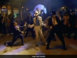 माइकल जैक्सन को फैन्स ने ऋतिक रोशन के सॉन्ग 'घुंघरू' पर यूं नचाया, Video हुआ वायरल माइकल जैक्सन को फैन्स ने ऋतिक रोशन के सॉन्ग 'घुंघरू' पर यूं नचाया, Video हुआ वायरल