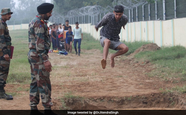 Agnipath के लिए IAF को मिले रिकॉर्ड आवेदन, फिर भी युवा नाखुश, बोले - "बंद हो स्कीम"