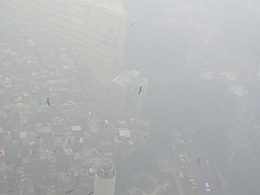 केंद्र ने की दिल्ली में प्रदूषण की स्थिति की समीक्षा, NCR में स्कूल बंद, विमानों पर भी असर, 10 बातें केंद्र ने की दिल्ली में प्रदूषण की स्थिति की समीक्षा, NCR में स्कूल बंद, विमानों पर भी असर, 10 बातें