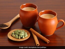 क्यों पीना चाहिए नमक वाली चाय? जानें फायदे और इस चाय को बनाने की रेसिपी क्यों पीना चाहिए नमक वाली चाय? जानें फायदे और इस चाय को बनाने की रेसिपी