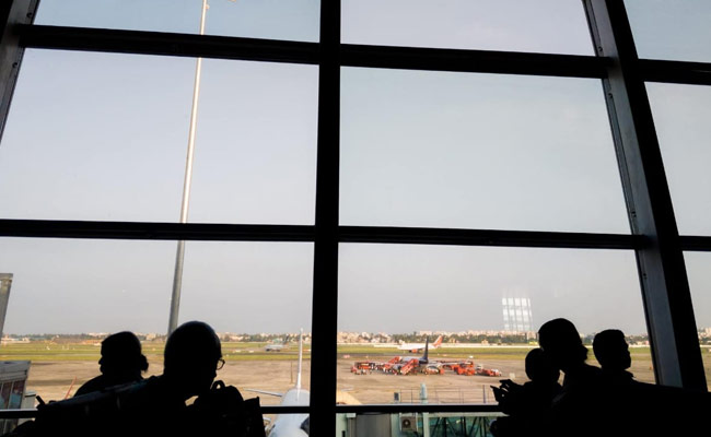 Passengers Stranded As Heavy Fog Disrupts Flight Operations At Kolkata Airport