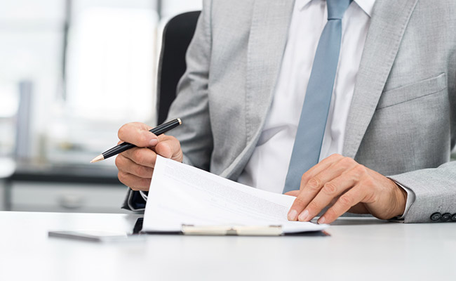 Want A Retirement Free Of Worries? Here's How To Plan Financially