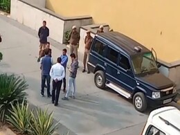 नोएडा : डीएलएफ मॉल में पीवीआर के कर्मचारी की संदिग्ध मौत, छत पर शव मिला नोएडा : डीएलएफ मॉल में पीवीआर के कर्मचारी की संदिग्ध मौत, छत पर शव मिला