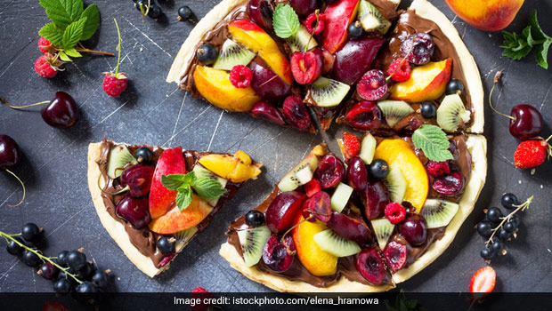 Treat Yourself With This Delish Chocolate Pizza, For Some Fusion Fun This Weekend