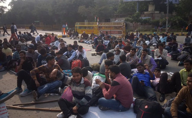 Job Aspirants Stage Protest In Delhi