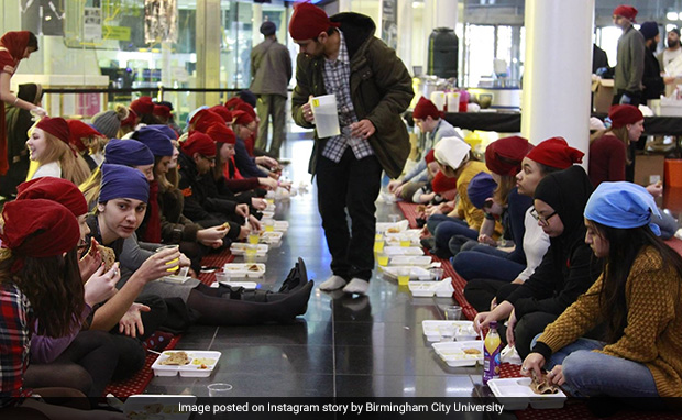 UK University Organizes <i>Langar</i> For Guru Nanak Birth Anniversary