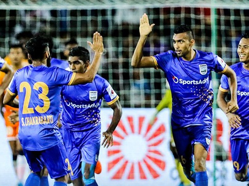 ISL 6: Goa gets first place by beating to Mumbai ISL 6: Goa gets first place by beating to Mumbai