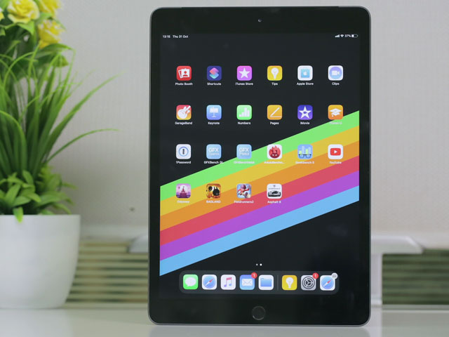 गुड न्यूज...1 बिलियन डॉलर रेवेन्यू हासिल करने के बाद सभी कर्मचारियों को Apple iPad गिफ्ट करेगी ये कंपनी