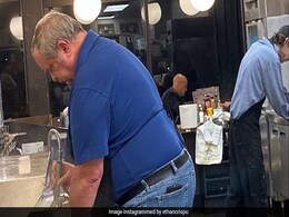 Lone Employee At Waffle House Was Swamped. So Customers Jumped In To Help Lone Employee At Waffle House Was Swamped. So Customers Jumped In To Help