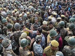 JNU Removes Provisions Of Curfew Timings, Dress Code Amid Protest JNU Removes Provisions Of Curfew Timings, Dress Code Amid Protest