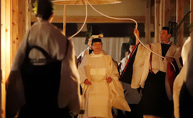 Japanese Emperor Begins Last Accession Rite: Spending The Night With A Goddess