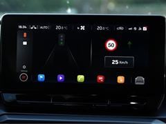 SEAT's New Technology Helps Cars Communicate With Traffic Lights SEAT's New Technology Helps Cars Communicate With Traffic Lights