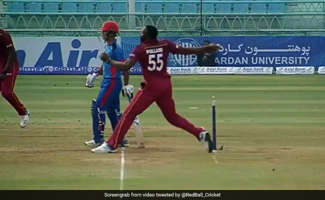 गेंद फेंकने से पहले अंपायर ने बोला- 'नो बॉल', फिर पोलार्ड ने दिखाई ऐसी चालाकी- देखें Video