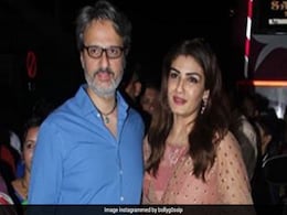 रवीना टंडन और फराह खान पर एक और मामला दर्ज, धार्मिक भावनाओं को आहत करने का है आरोप रवीना टंडन और फराह खान पर एक और मामला दर्ज, धार्मिक भावनाओं को आहत करने का है आरोप