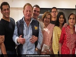Inside Salman Khan's 'Fam-Jam' With Salim Khan, Salma Khan, Helen, Arpita, Aayush Sharma - And Katrina Kaif Inside Salman Khan's 'Fam-Jam' With Salim Khan, Salma Khan, Helen, Arpita, Aayush Sharma - And Katrina Kaif