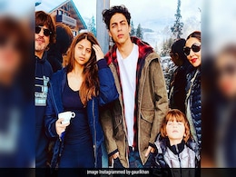 शाहरुख खान की फैमिली फोटो हुई वायरल, तो अबराम खान की क्यूटनेस पर यूं अटकीं सबकी निगाहें शाहरुख खान की फैमिली फोटो हुई वायरल, तो अबराम खान की क्यूटनेस पर यूं अटकीं सबकी निगाहें