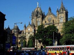 रेलवे देश के 50 स्टेशनों को विकसित करने के लिए उन्हें निजी हाथों में सौंपने की तैयारी में जुटा रेलवे देश के 50 स्टेशनों को विकसित करने के लिए उन्हें निजी हाथों में सौंपने की तैयारी में जुटा