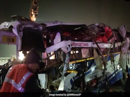 4 Killed, At Least 30 Injured In Bus Accident On UP Expressway 4 Killed, At Least 30 Injured In Bus Accident On UP Expressway