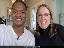 She Invited Him For Thanksgiving By Accident. This Is Now Their Fourth She Invited Him For Thanksgiving By Accident. This Is Now Their Fourth