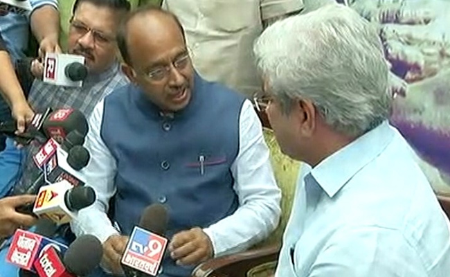 Delhi Odd-Even Scheme: BJP सांसद विजय गोयल को नियम तोड़ना पड़ा भारी, पुलिस ने काटा 4000 का चालान 