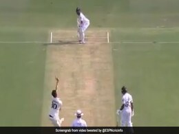 AUS vs PAK: पाकिस्तानी खिलाड़ी हुआ आउट तो मचा बवाल, फैन्स बोले- 'Cheater है अंपायर...' देखें Video AUS vs PAK: पाकिस्तानी खिलाड़ी हुआ आउट तो मचा बवाल, फैन्स बोले- 'Cheater है अंपायर...' देखें Video