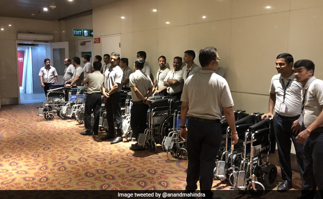 आनंद महिंद्रा के ट्वीट पर छिड़ी बहस, पूछा- क्या हम सिर्फ जुगाड़ू हैं जो...