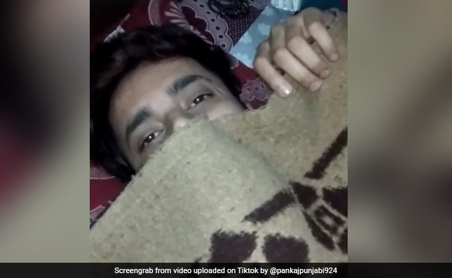TikTok Viral Video: लड़के के पिता ने उठाया गर्लफ्रेंड का कॉल, बोली- 'सोना बाबू...', मिला ऐसा जवाब