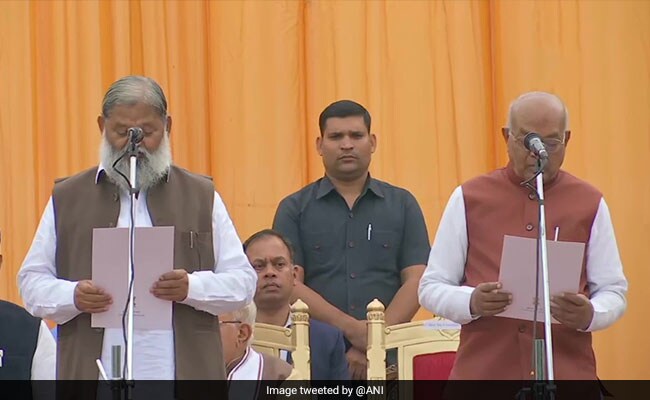 हरियाणा: CM मनोहर लाल खट्टर ने मंत्रीपरिषद का किया विस्तार, 10 विधायकों ने ली शपथ