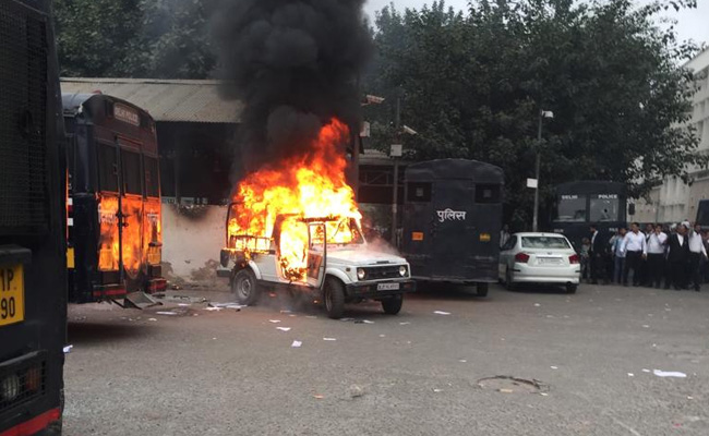 Lawyers Who Stole Cop's Pistol During Tis Hazari Clash Identified: Police