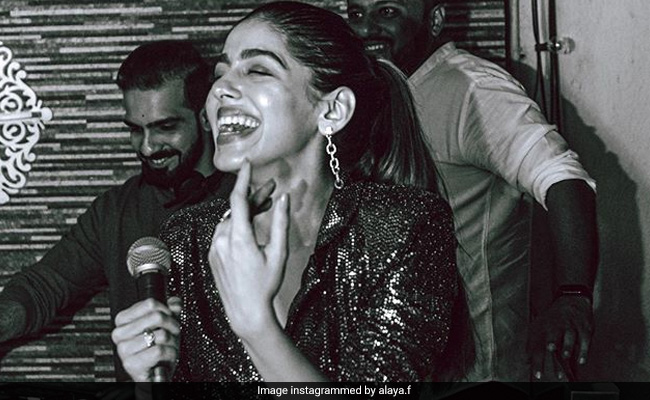 Inside Alaia Furniturewalla's Birthday Bash. <I>Jawaani Jaaneman</i>@22