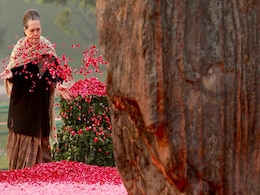Indira Gandhi Birth Anniversary: PM मोदी, सोनिया गांधी और मनमोहन सिंह ने इंदिरा गांधी को दी श्रद्धांजलि Indira Gandhi Birth Anniversary: PM मोदी, सोनिया गांधी और मनमोहन सिंह ने इंदिरा गांधी को दी श्रद्धांजलि