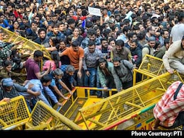 पुलिस ने JNU के छात्रों पर किया लाठीचार्ज तो भड़कीं ये बॉलीवुड एक्ट्रेस, ट्वीट कर बोलीं- क्या वह भूल जाते हैं कि... पुलिस ने JNU के छात्रों पर किया लाठीचार्ज तो भड़कीं ये बॉलीवुड एक्ट्रेस, ट्वीट कर बोलीं- क्या वह भूल जाते हैं कि...