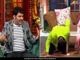 कपिल शर्मा ने अपने को-स्टार का यूं उड़ाया मजाक, हंस-हंसकर नीचे गिर पड़े रितेश देशमुख- देखें Video कपिल शर्मा ने अपने को-स्टार का यूं उड़ाया मजाक, हंस-हंसकर नीचे गिर पड़े रितेश देशमुख- देखें Video