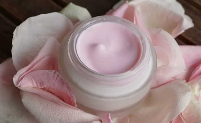 Prevent Chapped, Dry Skin In Winter With These 7 Nourishing Picks