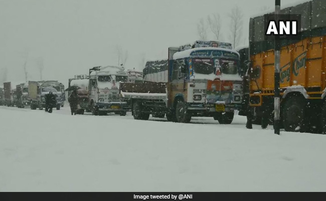 No Fresh Traffic Allowed On Jammu-Srinagar National Highway For Second Day