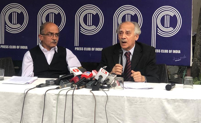 Supreme Court Allows Arun Shourie, Prashant Bhushan To Withdraw Plea On Contempt Law