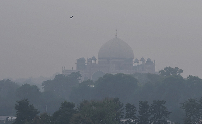 Delhi's "Moderate" Air Quality May Turn "Poor" On Monday: Forecaster