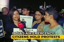 Hundreds Gather At India Gate To Protest Against Delhi Air Pollution Hundreds Gather At India Gate To Protest Against Delhi Air Pollution
