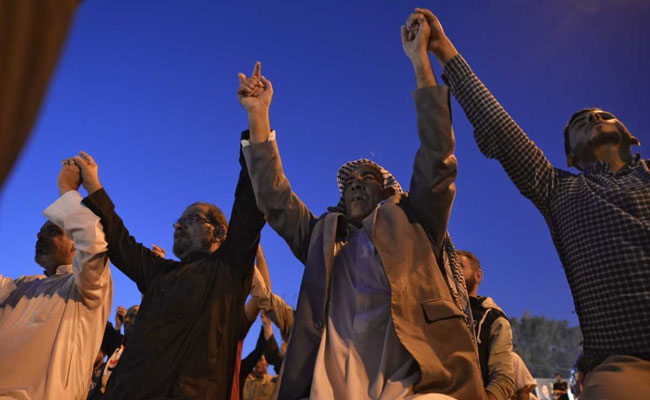 US Urges Early Iraq Elections, Halt To Violence Against Protesters