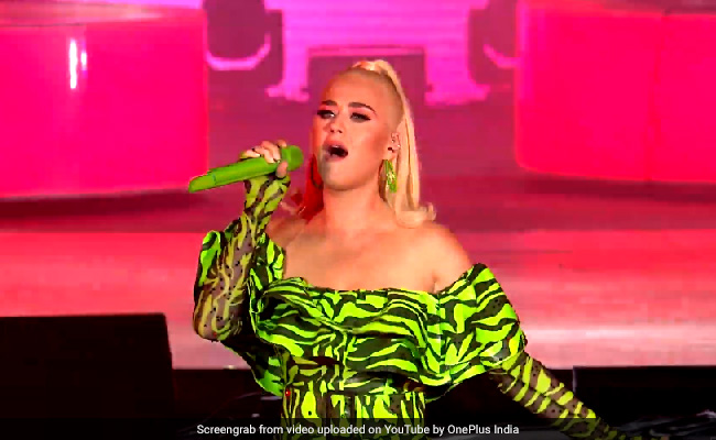 Katy Perry <i>Roars</i> In Her First Ever Mumbai Concert. Pics And Videos Here