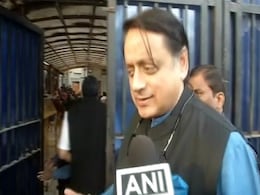 शशि थरूर ने पीएम मोदी और अमित शाह पर साधा निशाना, कहा- CAA विरोधी प्रदर्शनों को शांत कर सकते हैं लेकिन... शशि थरूर ने पीएम मोदी और अमित शाह पर साधा निशाना, कहा- CAA विरोधी प्रदर्शनों को शांत कर सकते हैं लेकिन...