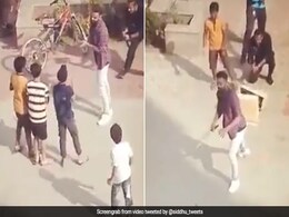 आउट होने के बाद Cheating करने लगे विराट कोहली, बच्चों ने मचाया हंगामा तो... देखें VIDEO आउट होने के बाद Cheating करने लगे विराट कोहली, बच्चों ने मचाया हंगामा तो... देखें VIDEO