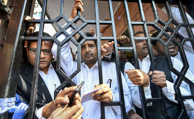 Lawyers Shut Courts, Want Delhi Police Protesters Arrested: 10 Points