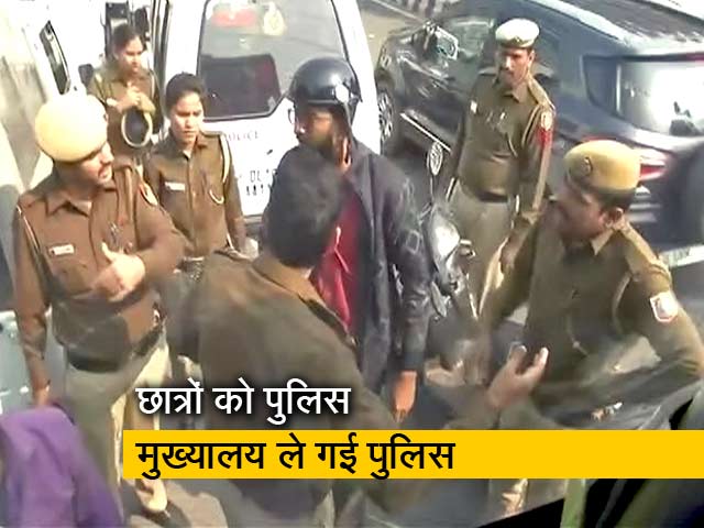 JNU के दिव्यांग छात्रों ने किया प्रदर्शन